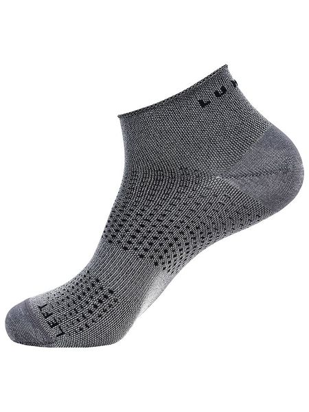 LUHTA Skarpety funkcyjne "Nulto" w kolorze szarym rozmiar: 42. Szare skarpetki męskie Luhta, bez wzorów. Za 32.67 zł.