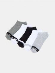 Krótkie skarpetki 5 pack - czarny. Czarne skarpetki męskie Sinsay, bez wzorów. Za 15.99 zł.