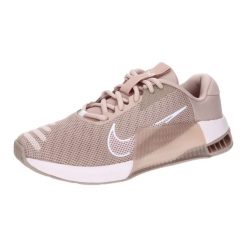 Buty treningowe damskie Nike Metcon 9. Czerwone obuwie treningowe damskie Nike. Za 568.00 zł.