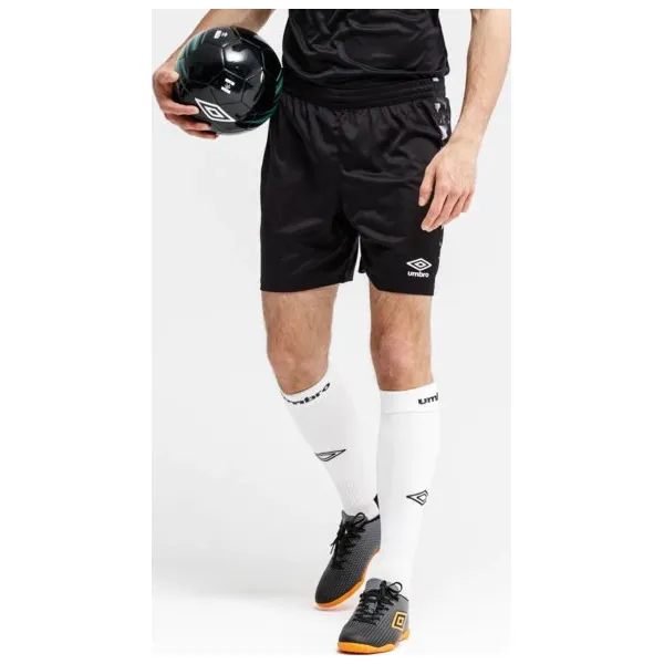 Umbro Szorty Fragment , czarny, rozmiar M. Czarne szorty męskie Umbro, z materiału, bez kołnierzyka. Za 59.99 zł.