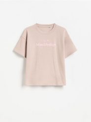 T-shirt z wypukłym nadrukiem - brązowy. Brązowe koszulki dziewczęce Reserved, bez wzorów, z bawełny, bez ramiączek. Za 29.99 zł.