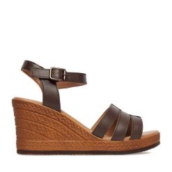 Sandały Lasocki. Brązowe sandały damskie Lasocki, bez wzorów, bez obcasa, na koturnie. Za 199.99 zł.