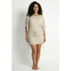 Damskie sukienka plażowa metaliczny efekt łódkowy dekolt rękaw 1/2. Brązowe sukienki damskie Ulla Popken, na plażę, plus size, bez wzorów, z elastanu, sportowe, bez kołnierzyka, plus size, bez ramiączek, sportowe. Za 239.99 zł.