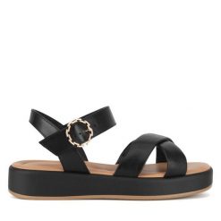 Sandały Lasocki. Czarne sandały damskie Lasocki, bez wzorów, bez obcasa, na płaskiej podeszwie. Za 169.99 zł.