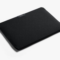 Etui na laptop 14" Bellroy Laptop Sleeve 14 - black (DLSC-BLK-231). Czarne walizki męskie no name, bez wzorów. Za 233.99 zł.
