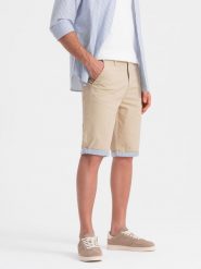 Szorty męskie chinosy z kontrastowym podwinięciem – piaskowe V10. Niebieskie szorty męskie Ombre Clothing, z bawełny, bez kołnierzyka. W wyprzedaży za 59.99 zł.