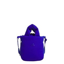 Torba Must Haves Puffy Small. Niebieskie torebki klasyczne damskie Adidas, bez wzorów, małe, pikowane, bez dodatków. Za 119.00 zł.