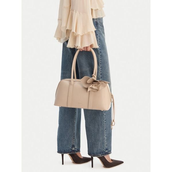 Torebka GINO ROSSI. Brązowe torebki klasyczne damskie Gino Rossi, bez wzorów, bez dodatków. Za 249.99 zł.