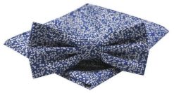 Mucha Męska z Poszetką w Zestawie - Alties - Niebieska z Białym Wzorem. Niebieskie krawaty i muchy męskie Alties, bez wzorów, eleganckie. Za 54.00 zł.