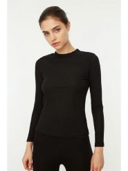 Trendyol Koszulka w kolorze czarnym rozmiar: L. Czarne t-shirty damskie Trendyol, l, bez wzorów, z bawełny, bez kołnierzyka. Za 48.16 zł.