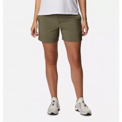 Damskie spodenki turystyczne Columbia Silver Ridge Utility. Zielone szorty damskie Columbia, bez wzorów, klasyczne. Za 154.99 zł.