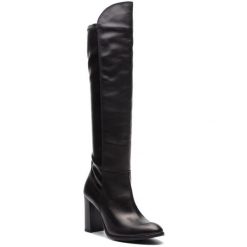 Kozaki Lasocki. Czarne kozaki damskie Lasocki, bez obcasa, na słupku. Za 156.99 zł.