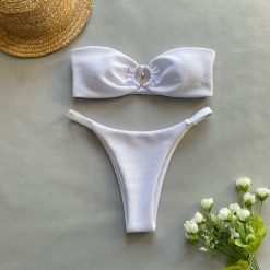 Bikini bandeau bez ramiączek na plażę Lakeesha. Białe bikini damskie Intica, bez wzorów. Za 159.00 zł.