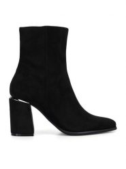 Nine West Botki WFA3000-1 Czarny. Czarne botki damskie Nine West, z materiału, bez obcasa, na słupku, bez zapięcia. Za 279.99 zł.