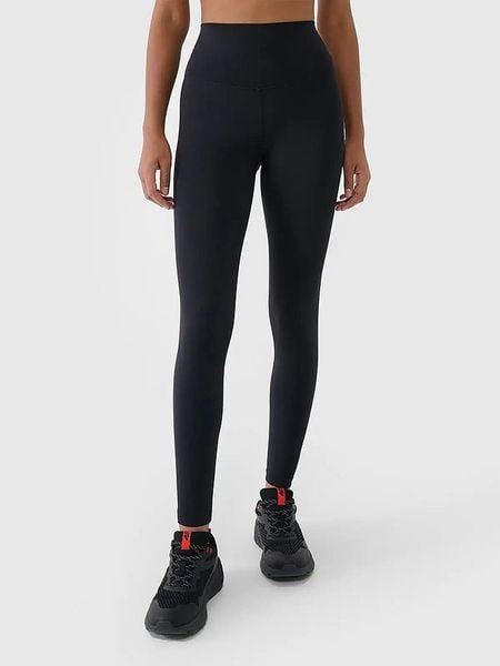 4F Legginsy sportowe w kolorze czarnym rozmiar: XS. Czarne legginsy damskie 4f, xs, bez wzorów, z materiału, z podwyższonym stanem, outdoorowe. Za 90.95 zł.