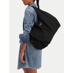 Torebka Roxy. Czarne torebki klasyczne damskie Roxy, bez wzorów, bez dodatków. Za 149.99 zł.