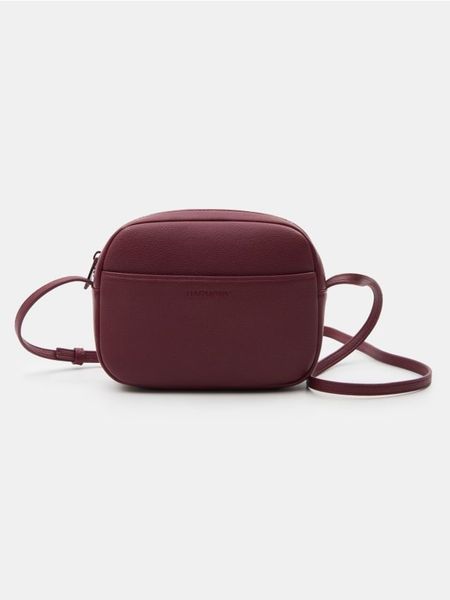 Mała torebka crossbody z imitacji skóry groszkowej - czerwony. Czerwone torebki klasyczne damskie Sinsay, bez wzorów, ze skóry, małe, bez dodatków. Za 29.99 zł.