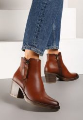 Brązowe Botki na Obcasie w Stylu Kowbojek Ozdobione Suwakiem Besira. Brązowe botki damskie Born2be, z jeansu, eleganckie, bez obcasa, na obcasie, bez zapięcia. Za 179.99 zł.