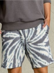 Szorty tie-dye - kremowy. Białe szorty męskie Sinsay, bez kołnierzyka. Za 39.99 zł.