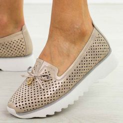 Złote ażurowe skórzane półbuty damskie Dia 631. Żółte półbuty damskie DiA, w ażurowe wzory, ze skóry, eleganckie, bez obcasa. Za 239.00 zł.