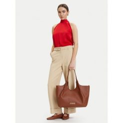 Torebka LOVE MOSCHINO. Brązowe torebki klasyczne damskie Love Moschino, bez wzorów, bez dodatków. Za 778.99 zł.