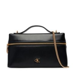 Torebka Calvin Klein. Czarne torebki klasyczne damskie CALVIN KLEIN, bez wzorów, bez dodatków. Za 369.99 zł.