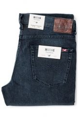 MUSTANG TRAMPER TAPERED MĘSKIE SPODNIE JEANSOWE JEANSY DENIM BLUE 1012066 5000 882. Niebieskie jeansy męskie Mustang. Za 199.99 zł.