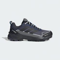 Buty trekkingowe Terrex Skychaser AX5 GORE-TEX. Czarne buty trekkingowe męskie Adidas, z gore-texu, bez zapięcia, wspinaczkowe, gore-tex. Za 529.00 zł.