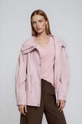 Kurtka z kapturem różowa. Czerwone kurtki damskie MOODO, l, bez wzorów, z bawełny, z kapturem. Za 229.99 zł.