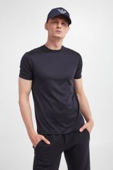 T-shirt męski EMPORIO ARMANI. T-shirty męskie Emporio Armani, m, bez wzorów, bez kołnierzyka. W wyprzedaży za 455.20 zł.