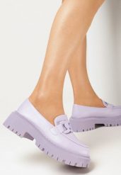 Fioletowe Mokasyny z Łańcuchem Rumias. Fioletowe mokasyny damskie Born2be. Za 139.99 zł.