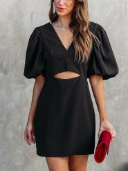 Milan Kiss Sukienka w kolorze czarnym rozmiar: M. Czarne sukienki damskie Milan Kiss, na imprezę, m, bez wzorów, bez kołnierzyka, bez ramiączek, mini. Za 214.70 zł.