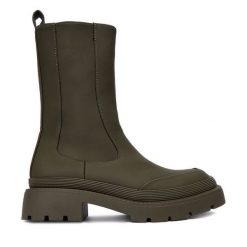 Botki DeeZee. Brązowe botki damskie DeeZee, bez obcasa, na płaskiej podeszwie, bez zapięcia. Za 179.99 zł.