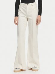 Guess Jeans Spodnie materiałowe W6RA0R WJ051 Kremowy Regular Fit. Białe jeansy damskie Guess Jeans, z aplikacjami, z bawełny. Za 336.99 zł.