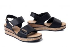 RIEKER 63781-00 black, sandały damskie. Czarne sandały damskie Rieker, bez wzorów, z gumy, bez obcasa. Za 339.90 zł.