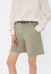 Materiałowe bermudy szorty P-MARACAS. Zielone szorty damskie Volcano, bez wzorów, z bawełny, eleganckie. Za 139.99 zł.