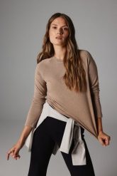 BLUZKA LOTOS TAUPE XS - Flawless. Bluzki damskie Flawless, uniwersalny, bez wzorów, z dzianiny, klasyczne, bez kołnierzyka, bez ramiączek. Za 267.00 zł.