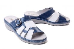 SUAVE 700204-51 marlin, klapki damskie. Niebieskie klapki damskie Suave, bez wzorów, bez obcasa, na koturnie. Za 294.90 zł.