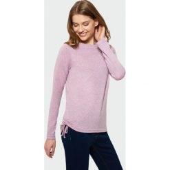 Klasyczny sweter z wiązaniem z boku. Swetry klasyczne damskie Greenpoint, z elastanu, bez kołnierzyka. Za 39.99 zł.