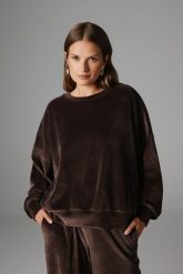 WELUROWA BLUZA PAULA CZEKOLADOWA M - Flawless. Brązowe bluzy bez kaptura damskie Flawless, m, z materiału. Za 329.00 zł.