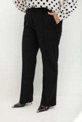 Klasyczne czarne spodnie z gumką i kieszeniami On Repeat czarne Plus Size Oversize. Czarne spodnie materiałowe damskie Moda Size Plus Iwanek, bez wzorów, z elastanu, biznesowe, plus size. Za 169.90 zł.