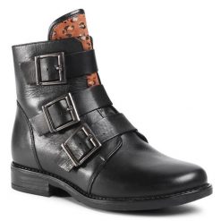 Botki Lasocki. Czarne botki damskie Lasocki, bez obcasa, na płaskiej podeszwie, bez zapięcia. Za 120.99 zł.