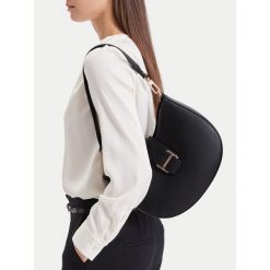 Torebka GINO ROSSI. Czarne torebki klasyczne damskie Gino Rossi, bez wzorów, bez dodatków. Za 229.99 zł.
