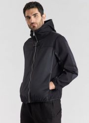 PAKO LORENTE – Kurtka męska M21SF-5X-021-C. Czarne kurtki treningowe męskie Pako Lorente, na wiosnę, m, bez wzorów, z poliamidu. Za 199.99 zł.