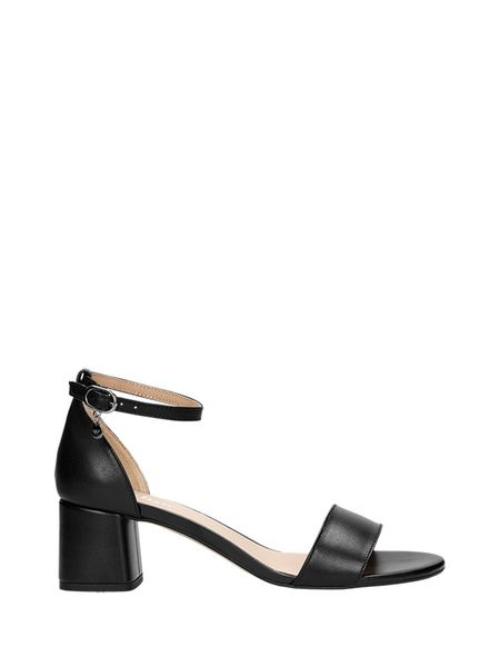 Wojas Sandały w kolorze czarnym na obcasie rozmiar: 39. Czarne sandały damskie Wojas, bez wzorów, bez obcasa, na koturnie. Za 222.41 zł.