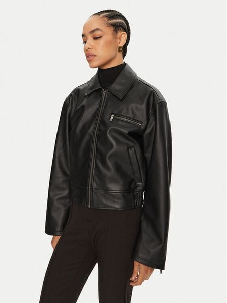 Gina Tricot Kurtka z imitacji skóry 23136 Czarny Loose Fit. Czarne kurtki damskie Gina Tricot, xs, bez wzorów, ze skóry, bez kaptura. Za 229.99 zł.