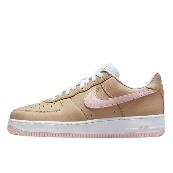 Buty do chodzenia dla dorosłych Air Force 1 Low Retro Linen. Brązowe buty sportowe na co dzień damskie Nike, bez wzorów, ze lnu, trekkingowe, nike air force. Za 819.25 zł.