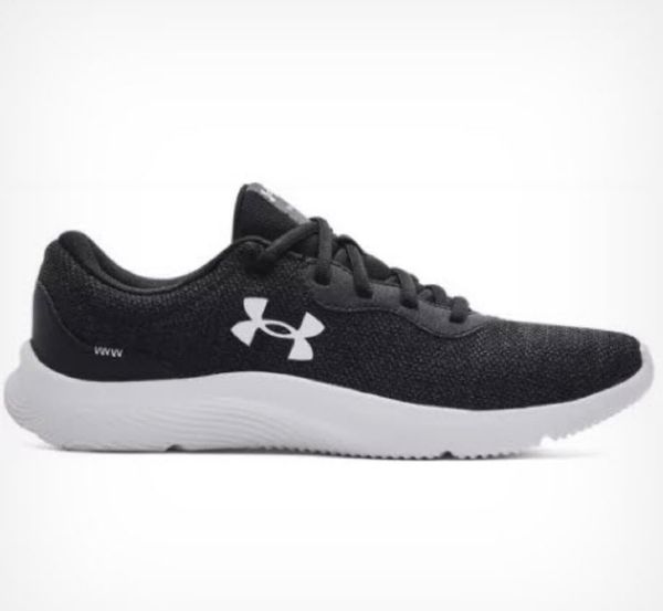 Buty do chodzenia męskie Under Armour Mojo 2. Białe buty fitness męskie Under Armour, do biegania. Za 335.00 zł.