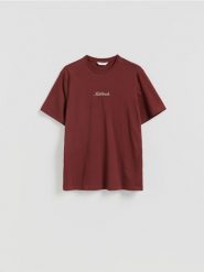 T-shirt regular z nadrukiem - bordowy. Czerwone t-shirty męskie Reserved, l, bez wzorów, z bawełny, bez kołnierzyka. Za 69.99 zł.