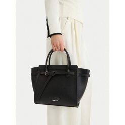 Torebka Lasocki. Czarne torebki klasyczne damskie Lasocki, bez wzorów, bez dodatków. Za 219.99 zł.